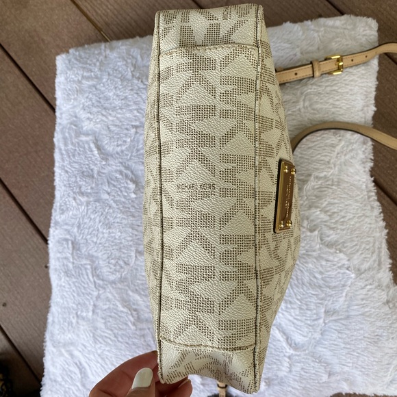 Michael Kors purse >MK DESIGN< - Picture 3 of 7